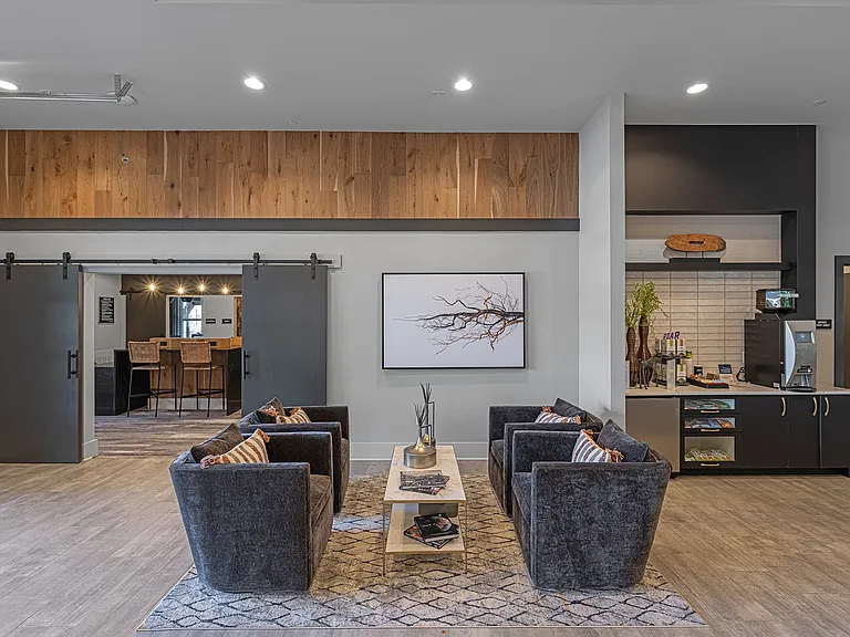 Populus Westside Apartments — Photo 3