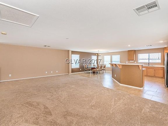 5th image of 11608 Stivali St