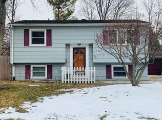 23 Surrey Rd, Montgomery, IL 60538