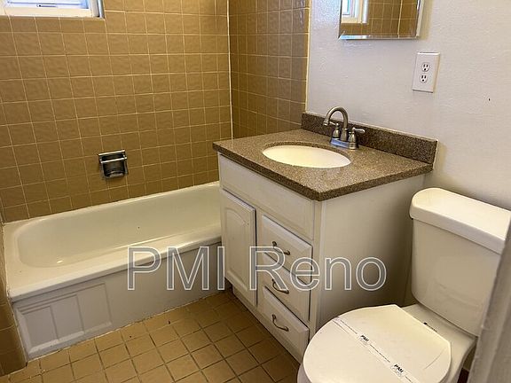 4th image of 1747 1/2 C St Unit 1A