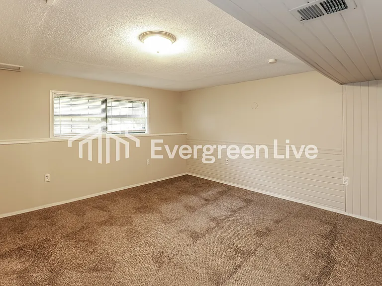 219 SE Bordner Dr — Photo 13