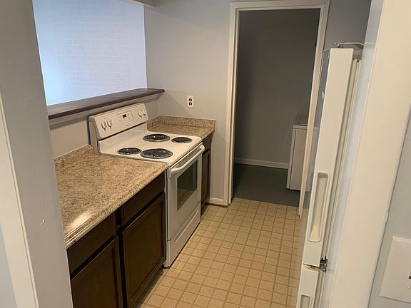 2nd image of 9671 Hagel Cir
