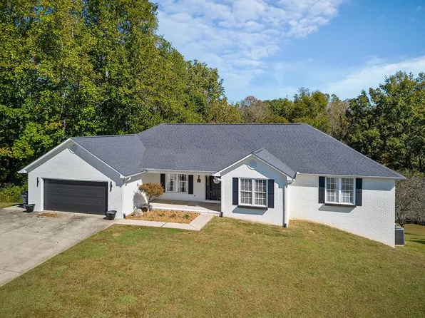 966 River Bend Dr, Cookeville, TN 38506