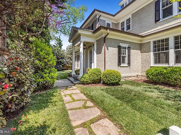 4th image of 3907 Virgilia St