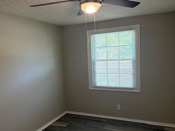 5th image of 805 Stanley Ct
