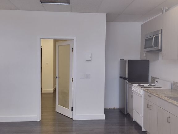 2nd image of 7442A Girard Ave #7442-A