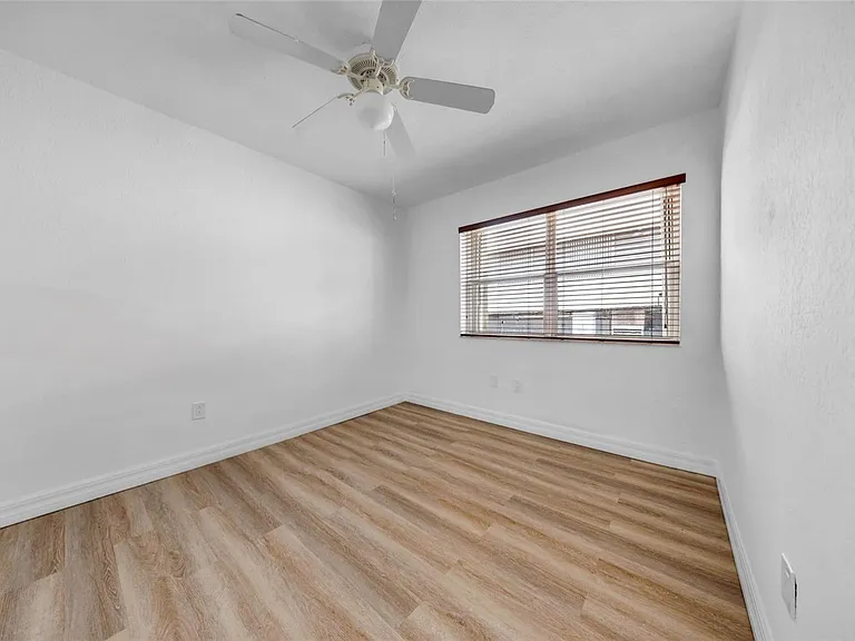 7801 Hispanola Ave #5 — Photo 11