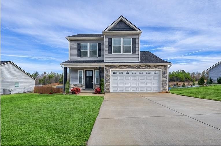 1st image of 160 Thorn Creek Dr
