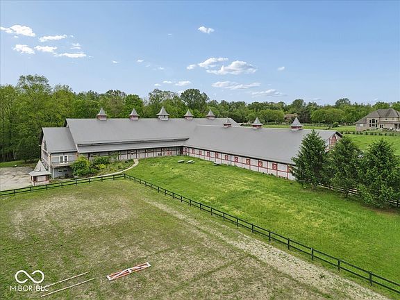 5th image of 2025 N Russell Rd