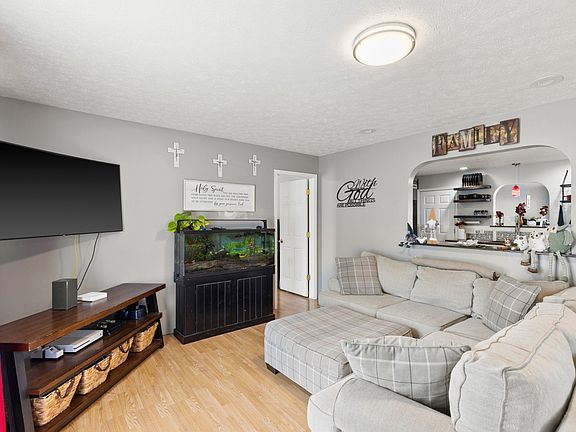 4th image of 149 Cora St