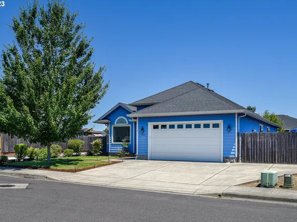 1256 Creswood Dr, Creswell, OR 97426