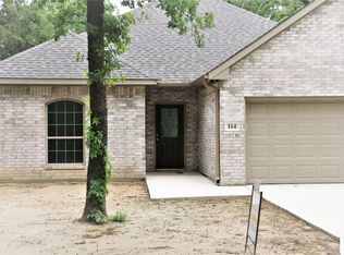 114 E Beachwood Loop Rd, Trinidad, TX 75163
