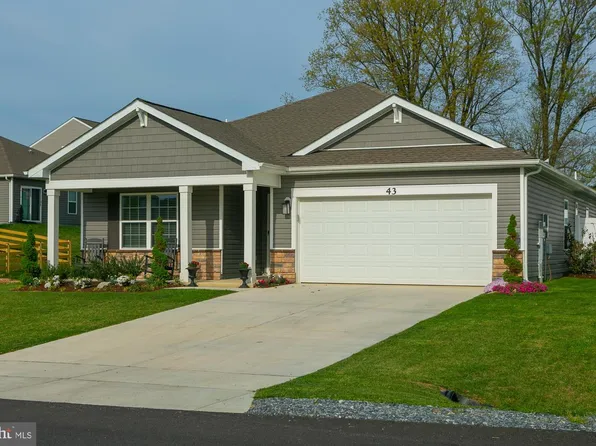 43 Ansley Way, Charles Town, WV 25414