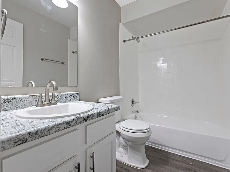 The Lenox Apartment Homes — Photo 18