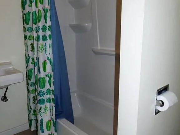 5th image of 408 E Lincoln St