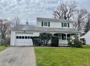 3 Valley Crest Dr, West Hartford, CT 06110
