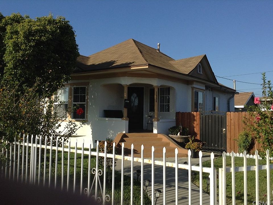 2nd image of 1954 Pasadena Ave