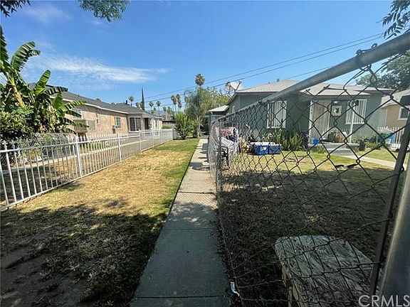 3rd image of 240 E 16th St