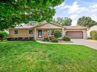 312 Santa Fe Trl, Waunakee, WI 53597