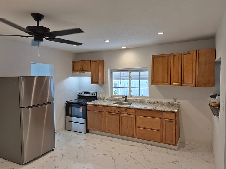 2113 Taylor St #2 — Photo 1