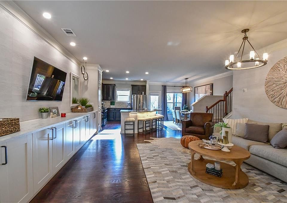 1st image of 2570 Parkwood Cove Dr