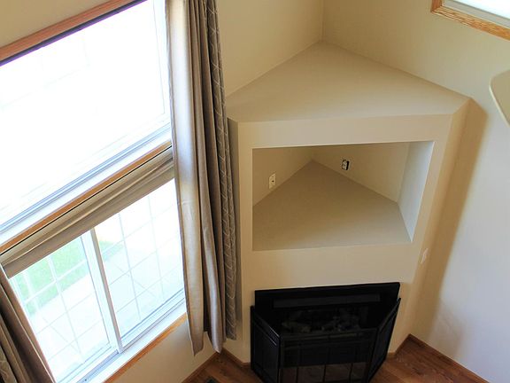 4th image of 3053 Juniper Ln Unit E