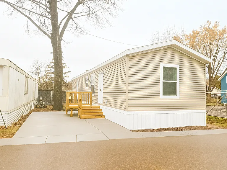 Hilltop MHP — Photo 14