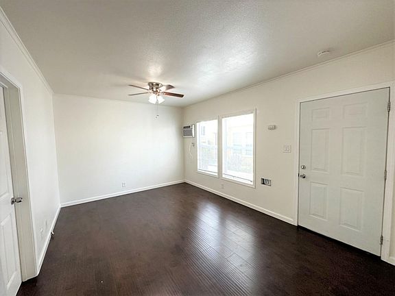 5th image of 845 N El Molino Ave