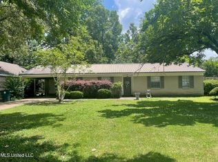 406 E Jeff Davis Ave, Greenwood, MS 38930