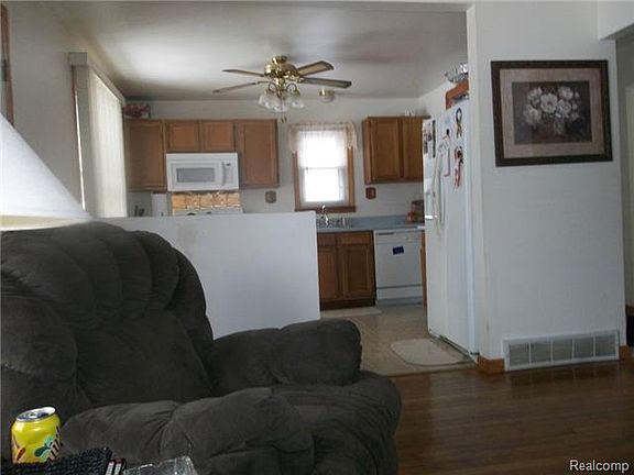 2nd image of 6373 Fellrath St