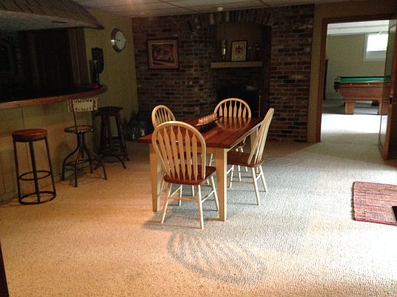 Bar area w/ slider to pool