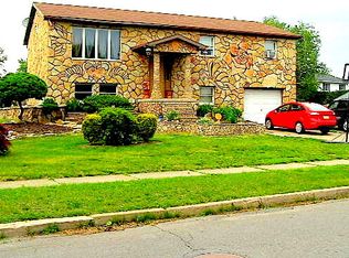 226 Greenwave Boulevard, Larksville, PA 18704