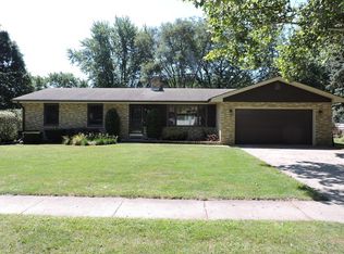 208 Fairmont Dr, Dekalb, IL 60115