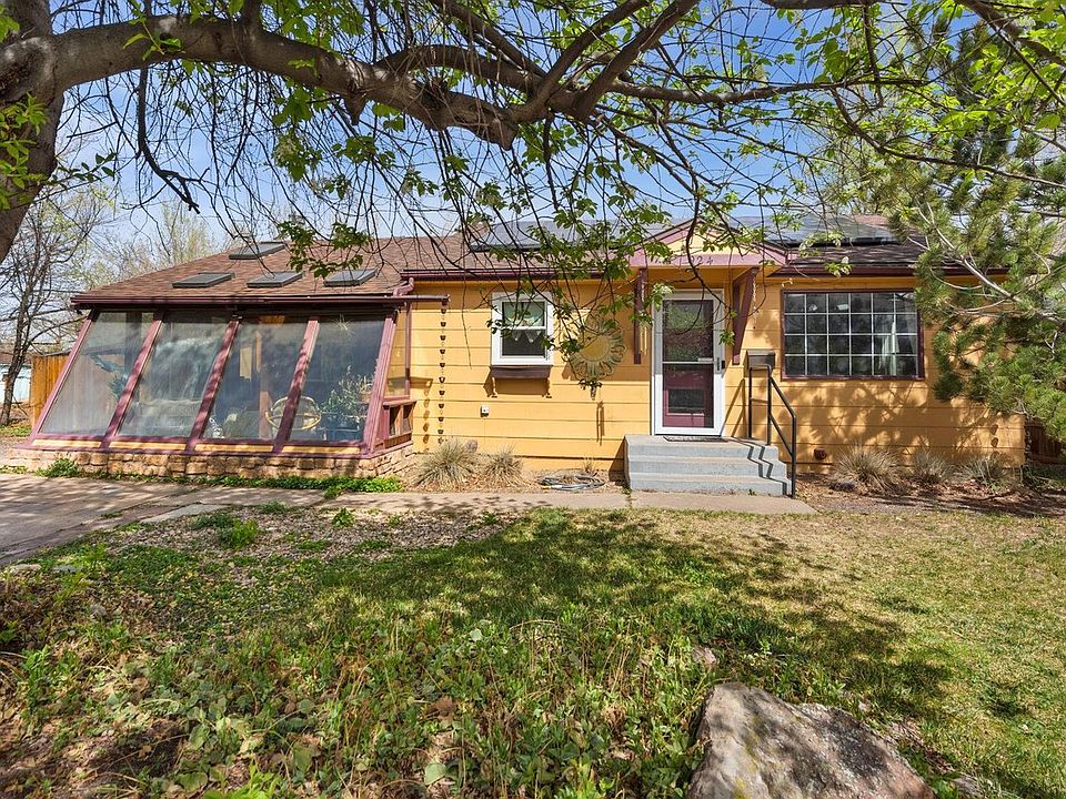 1st image of 924 Sycamore St