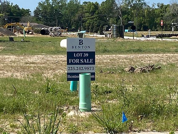 4th image of 8734 Menlo Dr