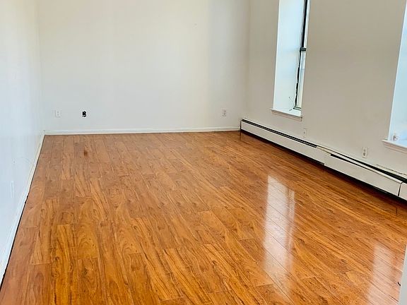 3rd image of 1448 Bedford Ave APT 4B