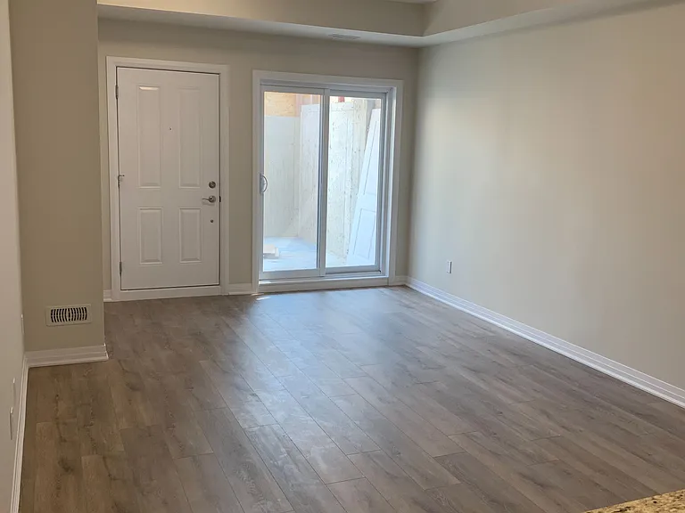 25 Isherwood Ave #13 — Photo 6