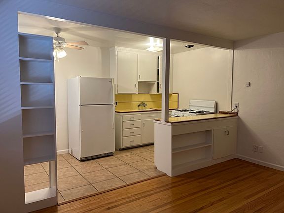 2nd image of 2615 H St #2
