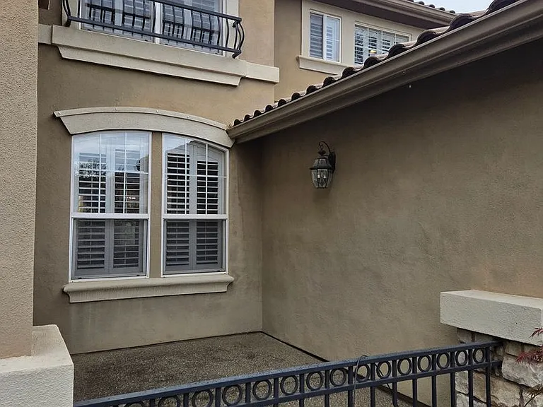 3265 Appian Way — Photo 3