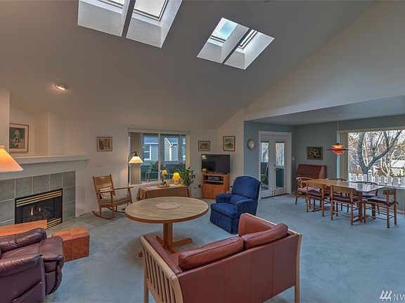 3rd image of 3109 Shelburne Ct SE