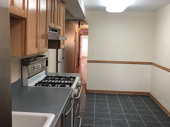 5th image of 1157 Ovington Ave #1