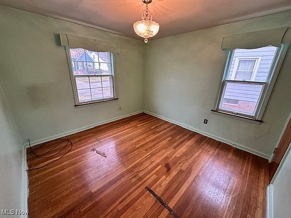 5th image of 3648 W 114th St