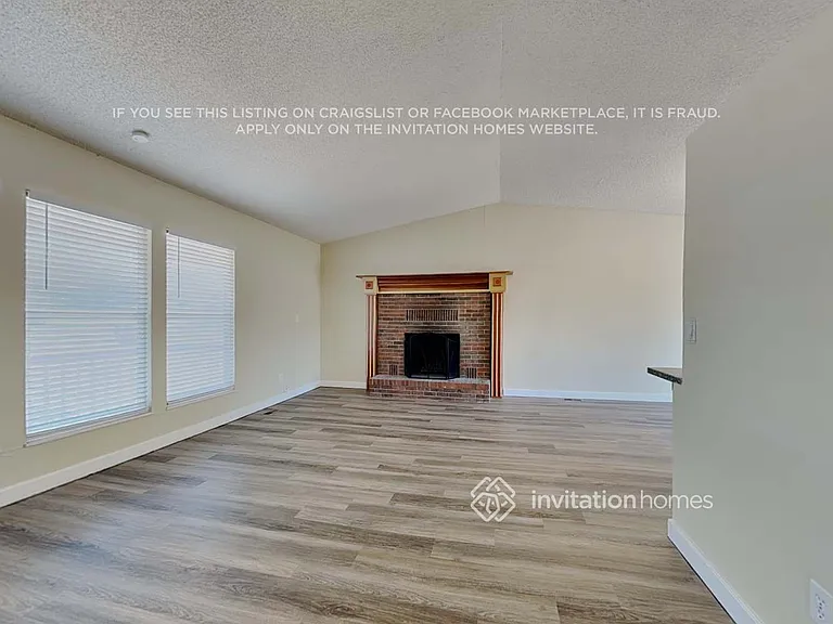 1290 Hans Brinker Ln — Photo 5