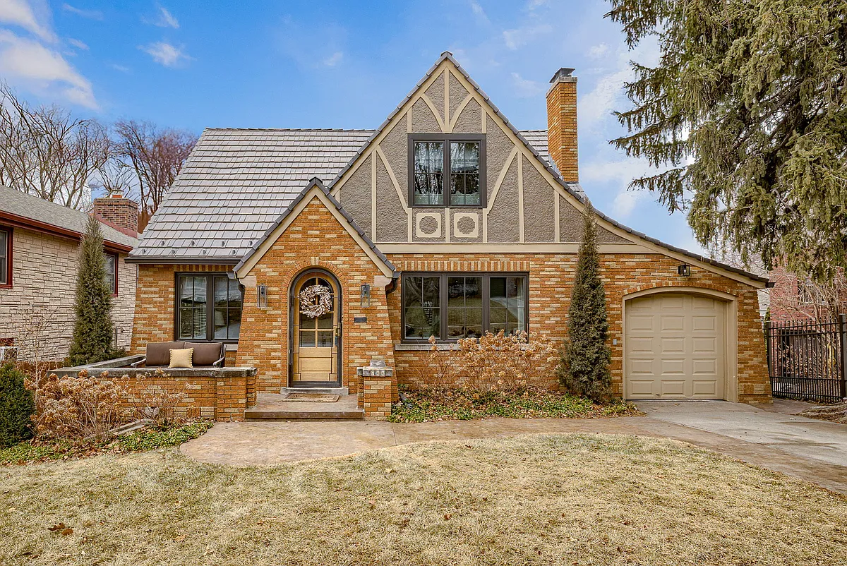 Building Photo - 744 N 58th St