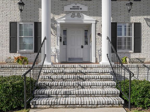 3rd image of 1858 Rockwood Rd #1858