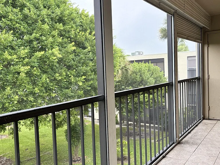 5130 Las Verdes Cir — Photo 28