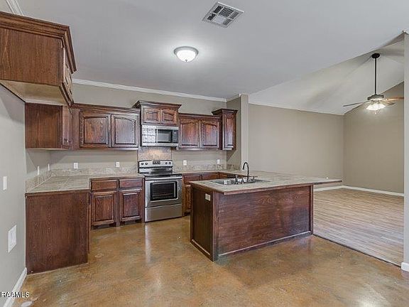 2nd image of 325 Chimney Rock Blvd
