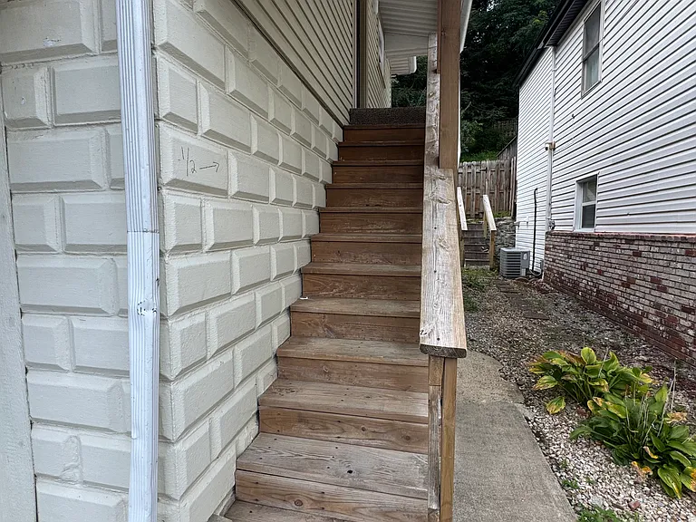 109 Tower Ln — Photo 6