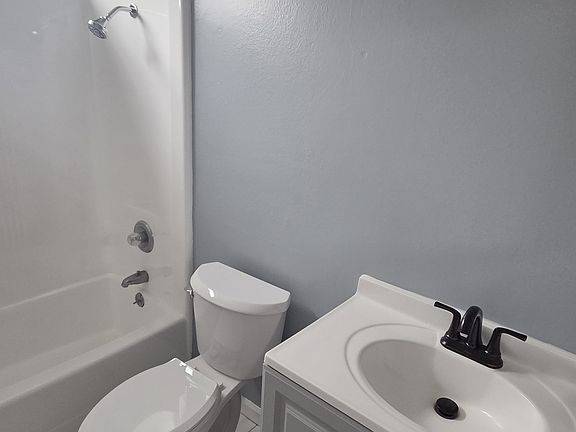 3rd image of 1314 Ukiah St