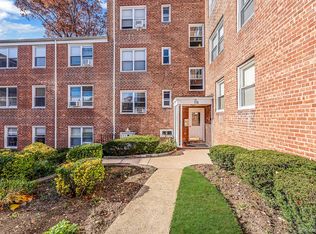 16 Edwards Street #3G, Roslyn Heights, NY